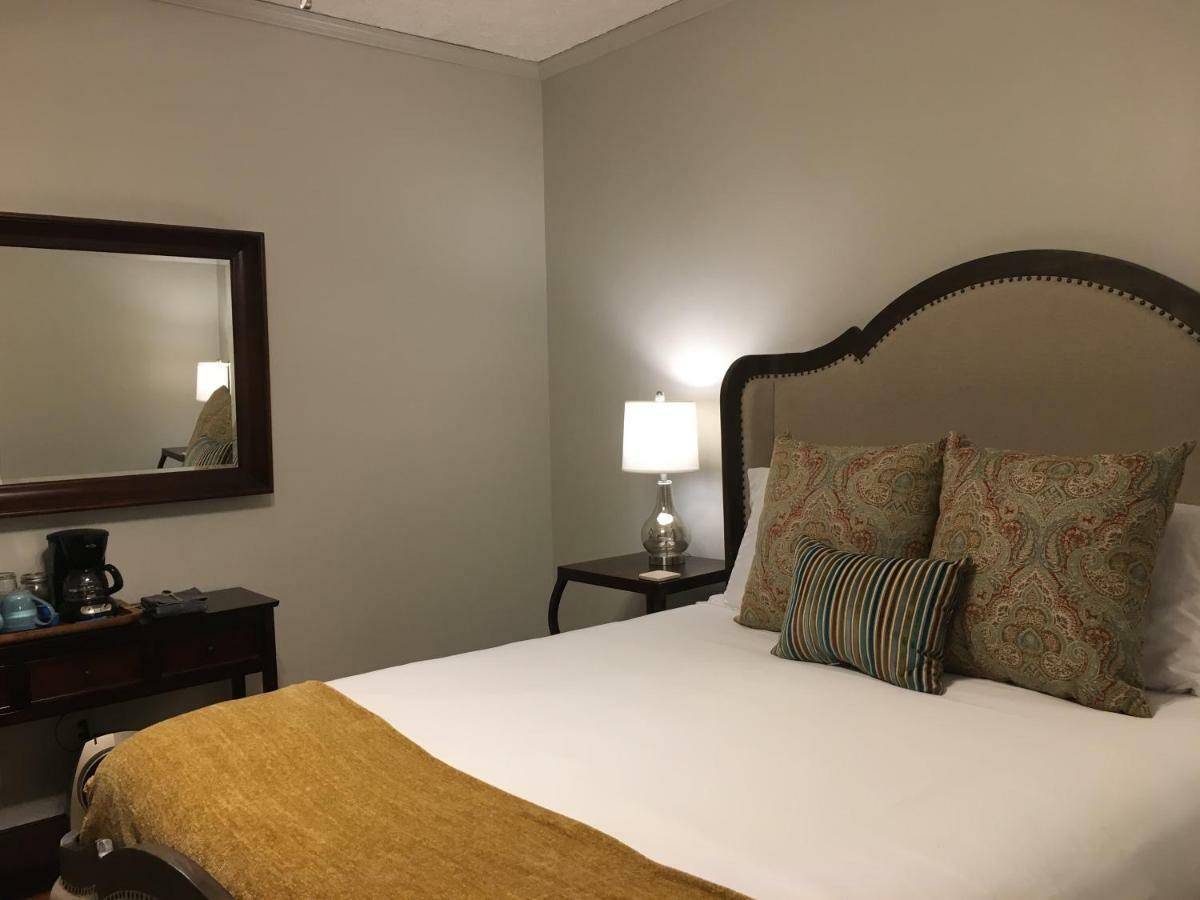 Hotel Barefoot Hills Dahlonega Exteriér fotografie